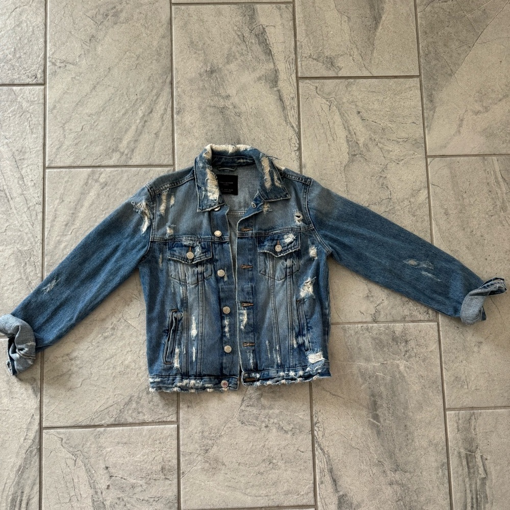 Zara distressed denim jacket in S